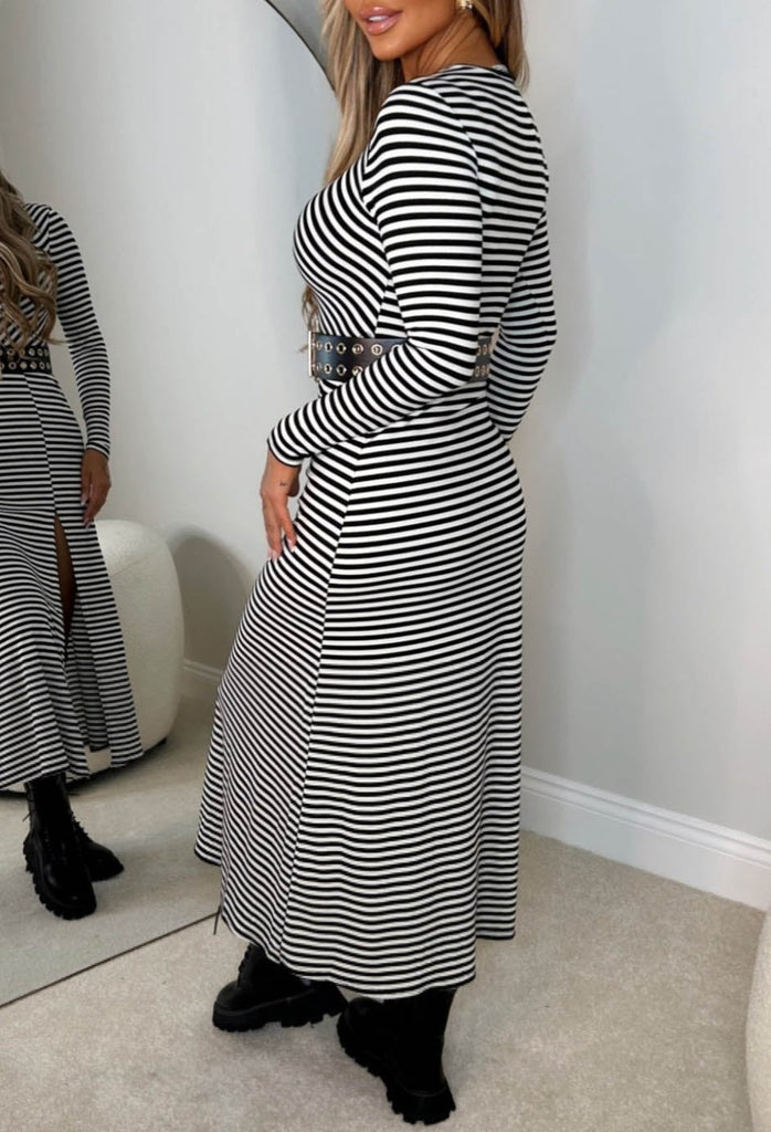 Striped maxi dress outlet with sleeves